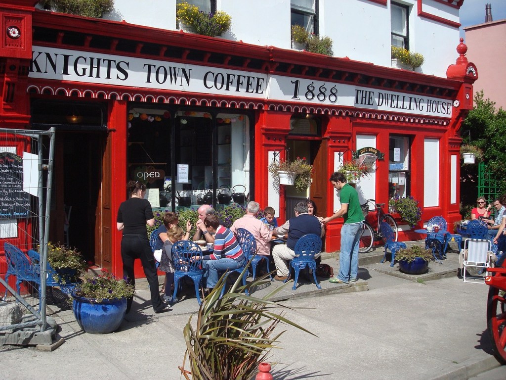 People eating outside of Knightstown Coffee House